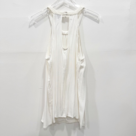 Torrid Mixed Lace Halter Top in Cloud Dancer White Size 1 - Picture 5 of 5